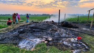 Elderly man dies as fire guts house in Gaibandha