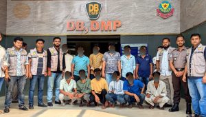 13 arrested with 316 stolen mobiles, 9 tabs in Gulistan