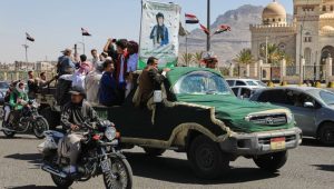 Houthis strike Yemen govt camp, killing 20 soldiers