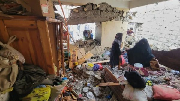 From cookies to cartridges: Taiz women arm their city’s defenders