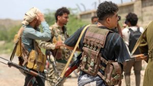 Yemeni forces claim gains at Bab el-Mandeb as Houthis squeeze Taiz