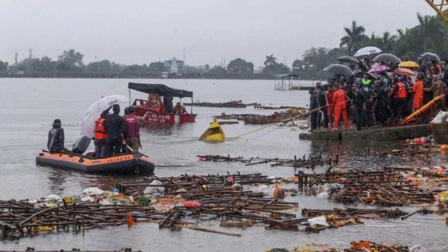13 children die after festival boat capsizes in India