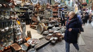 Tehran traders struggle as war sends prices soaring