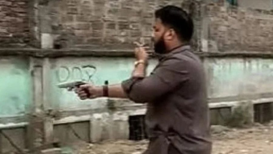 State Minister Ishraque chases ‘drug users’ with pistol