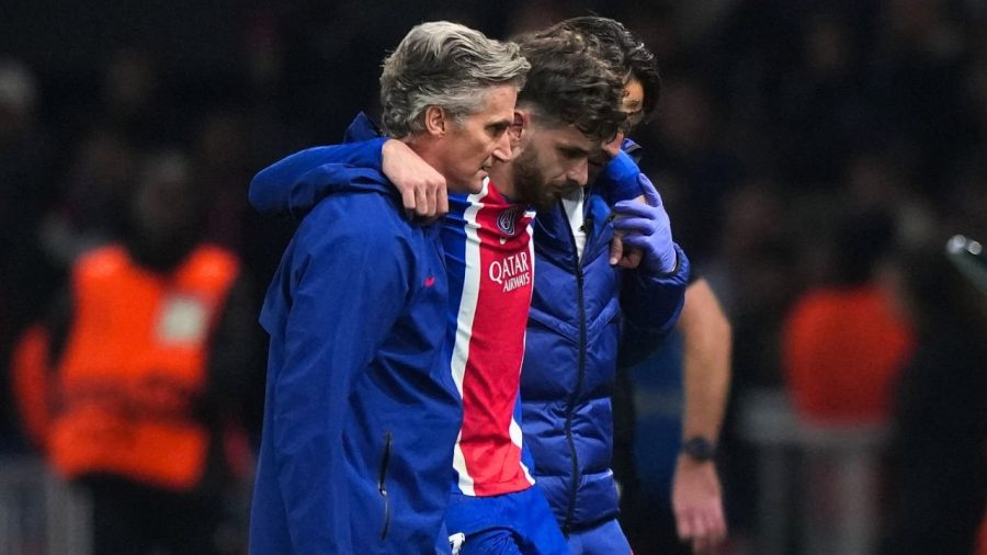 Kvaratskhelia suffers ACL tear as PSG face triple injury blow