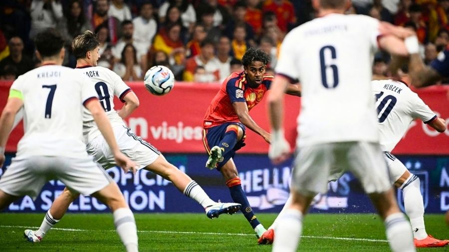 Yamal strikes again as Spain beat Czech Republic