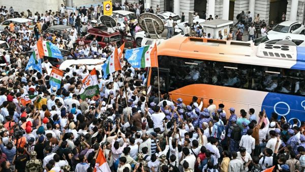 Mamata, Kharge blast govt over handling of Jantar Mantar protests