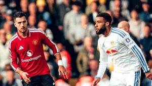 Man United held by Leeds as pressure grows on Carrick