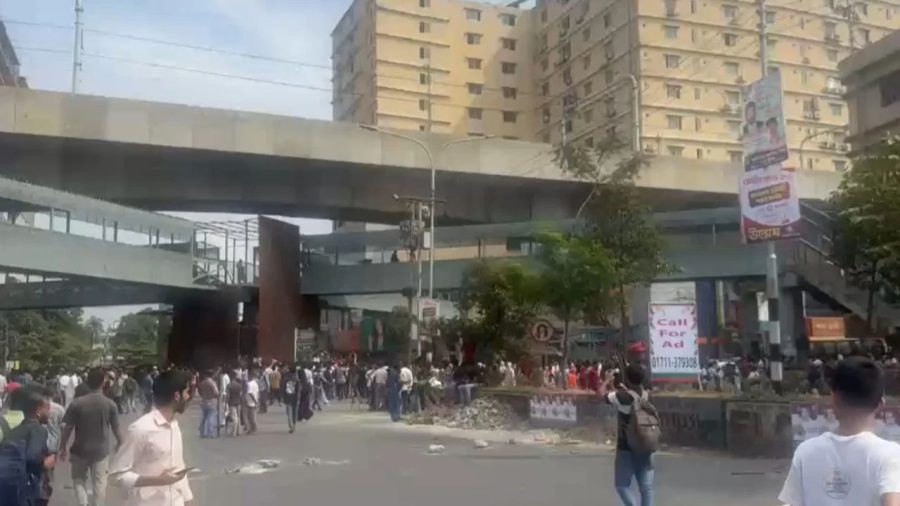 Garment workers clear Mirpur-10 road after protest