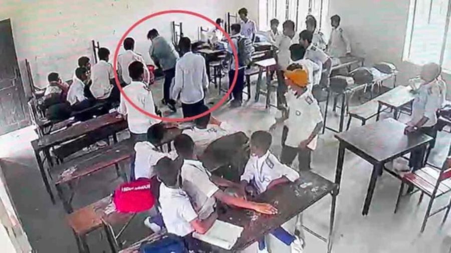 Man detained after assault on Munshiganj student goes viral