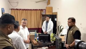 PM visits hospitals, educational institutions over dengue concerns