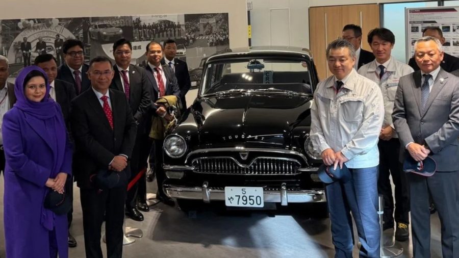 PM visits Toyota factory, observes vehicle assembly in Japan