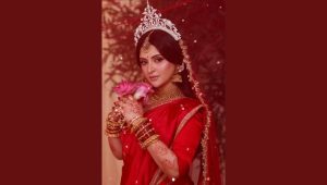 Pori Moni embraces the divine in Maa Durga avatar