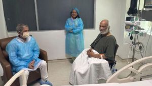 President visits Moyeen Khan at Evercare Hospital