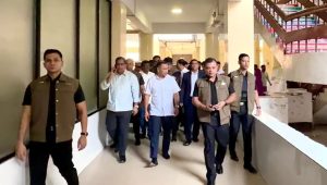 Doctor suspended after PM finds him smoking on duty