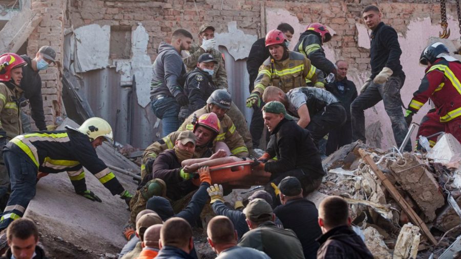 Russian strike on bus kills 33 in Ukraine’s eastern stronghold