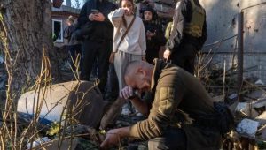 Russian attacks on Ukraine kill six, damage Kyiv bridge