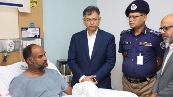 Salahuddin visit police inspector injured in Khulna mugging attack