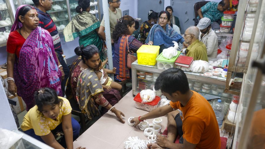 Durga Puja Knocks the Door: Old Dhaka shops still wait for buyers