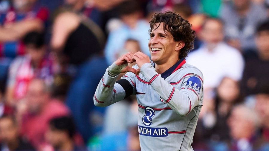 Atletico go top of La Liga with win over Levante