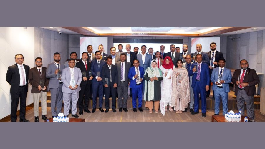 Standard Islami Bank awards 25 staff for outstanding work