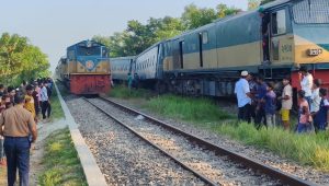 Karnaphuli train derails, rail services disrupted