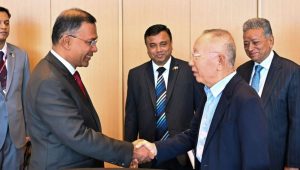 PM urges Uniqlo to scale up investment in Bangladesh