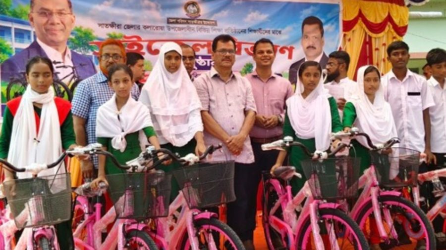 80 meritorious students get free bicycles in Kalaroa