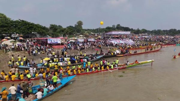 Boat race brings festive cheer to Manikganj