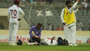 Bad light stops play after Hridoy retires hurt with cramps