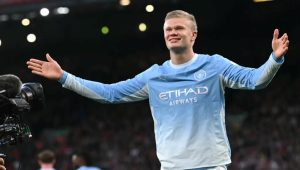 Man City shrug off uncertain future to beat 10-man Liverpool
