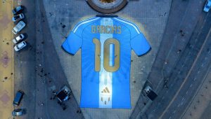 Rosario unveils 30-metre long Messi Shirt