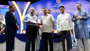 Govt honours 102 eminent teachers on World Teachers’ Day