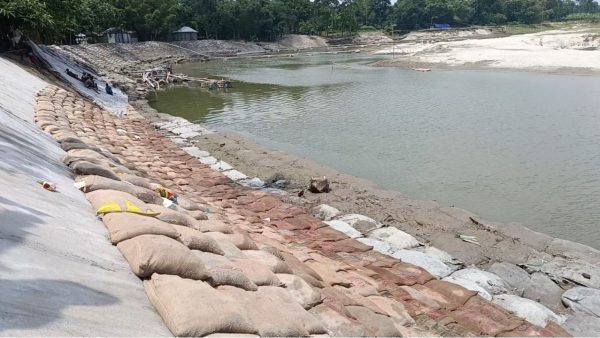 Irregularities alleged in Charalkata riverbank protection work