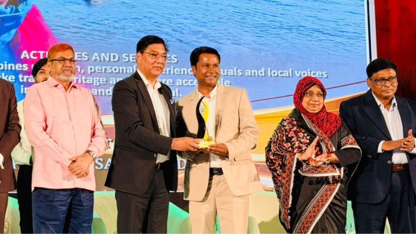 Salahuddin Sumon honoured with Bangladesh Tourism Award