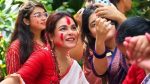 Meher Afroz Shaon joins friends for Bijoya Dashami celebrations