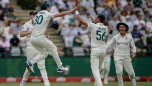 Starc takes six as Australia fight back in South Africa decider