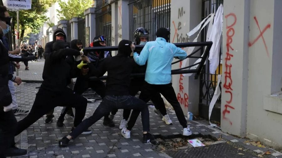 Stun grenades flies in Albania as student-led protests demand PM’s resignation