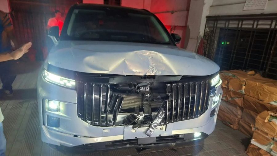 Ex-CID chief’s car hits rickshaw in Paltan, puller critically injured