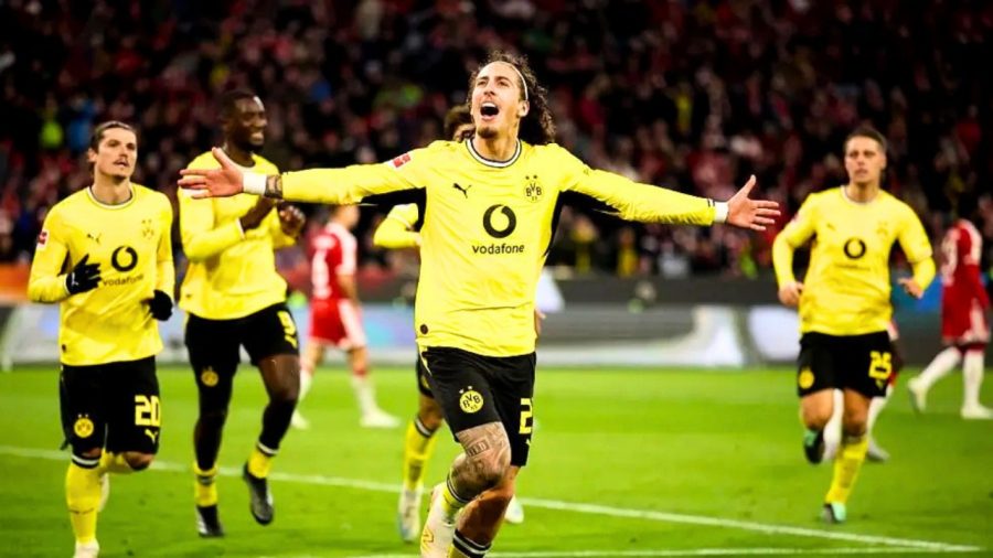 Late Silva goal earns Dortmund draw at Bayern
